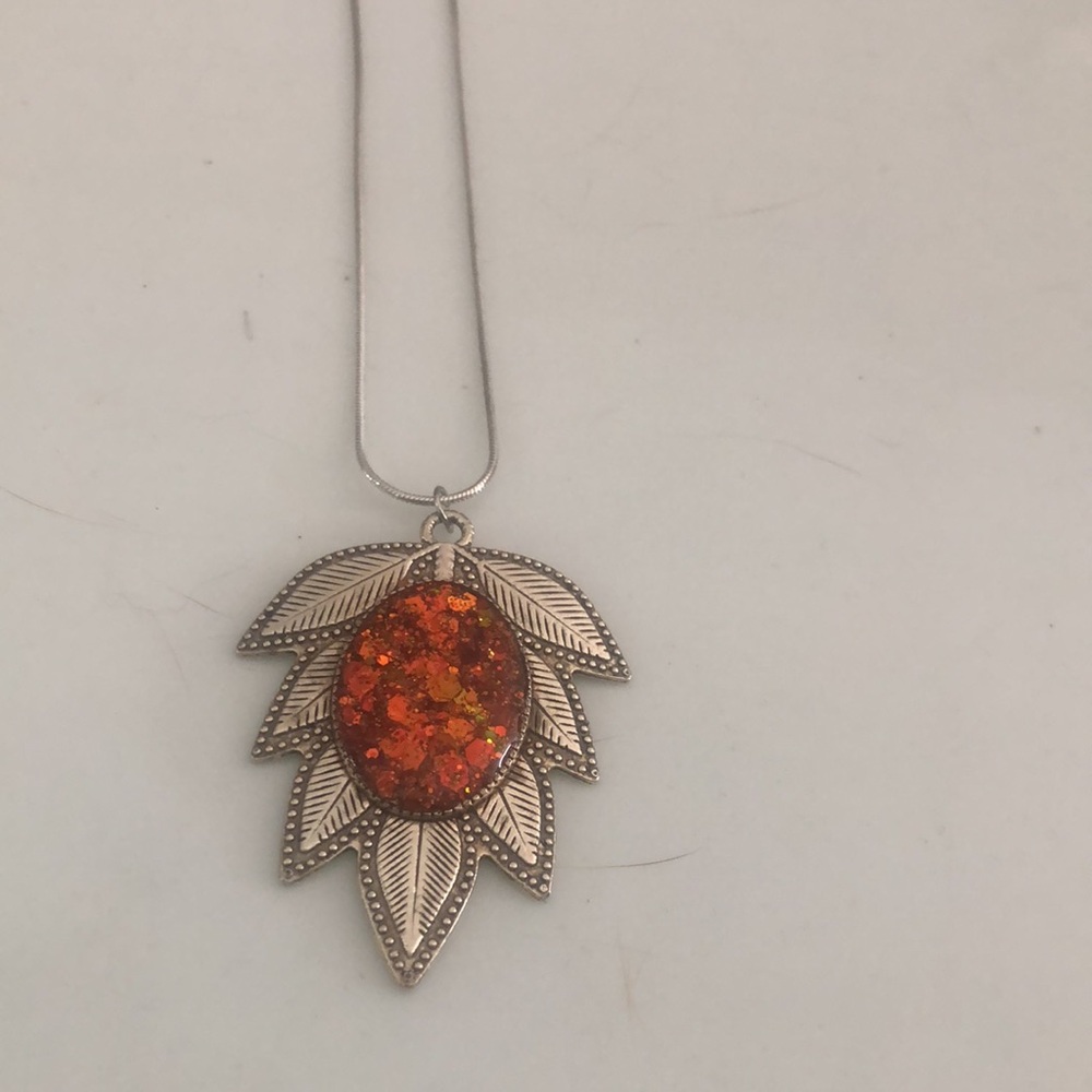 Beautiful glitter and resin necklace - Picture 6 of 6